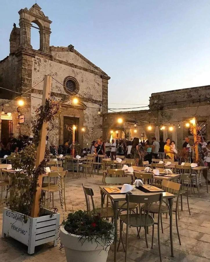 La Casa Sulla Spiaggia Marzamemi Exteriör bild