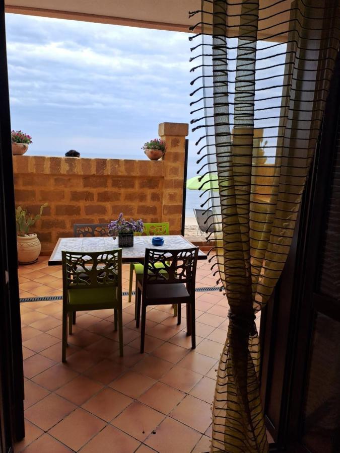La Casa Sulla Spiaggia Marzamemi Exteriör bild